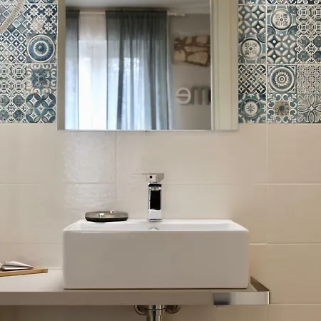 Olivier House Guest house